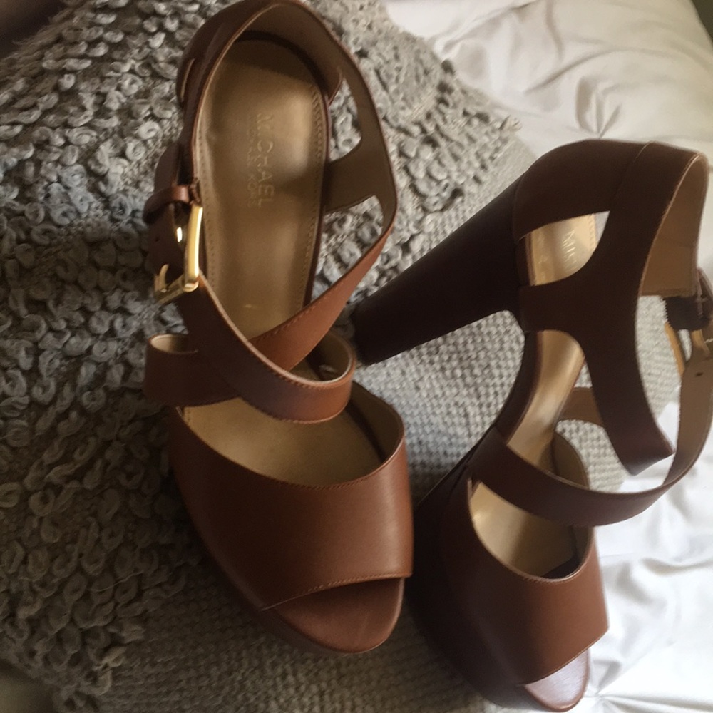MICHAEL KORS LEATHER HEELS